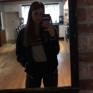 Meet your Posher, Devin